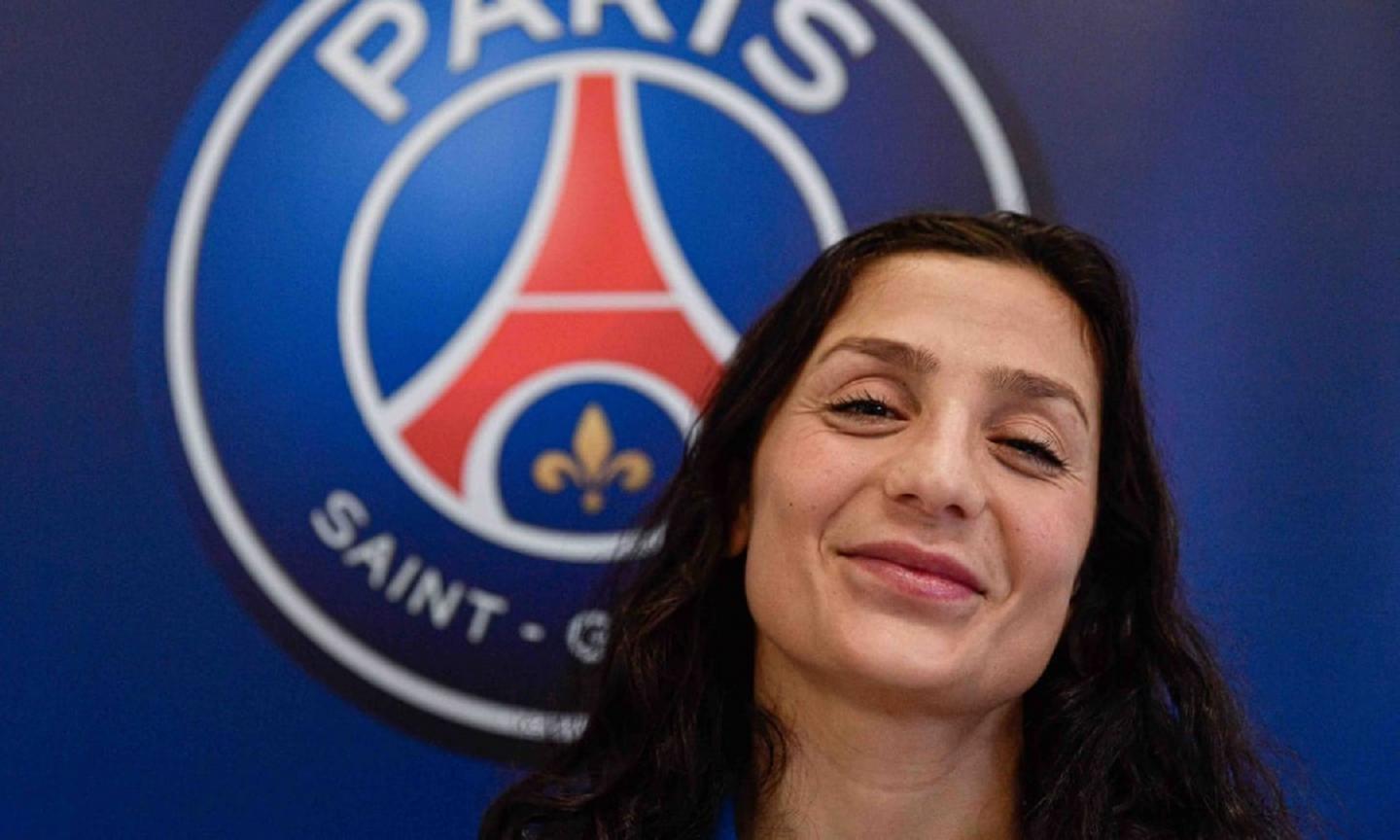 La lezione di Nadia Nadim: dalla guerra con fuga dai talebani a stella di City e PSG. Ora la laurea in chirurgia