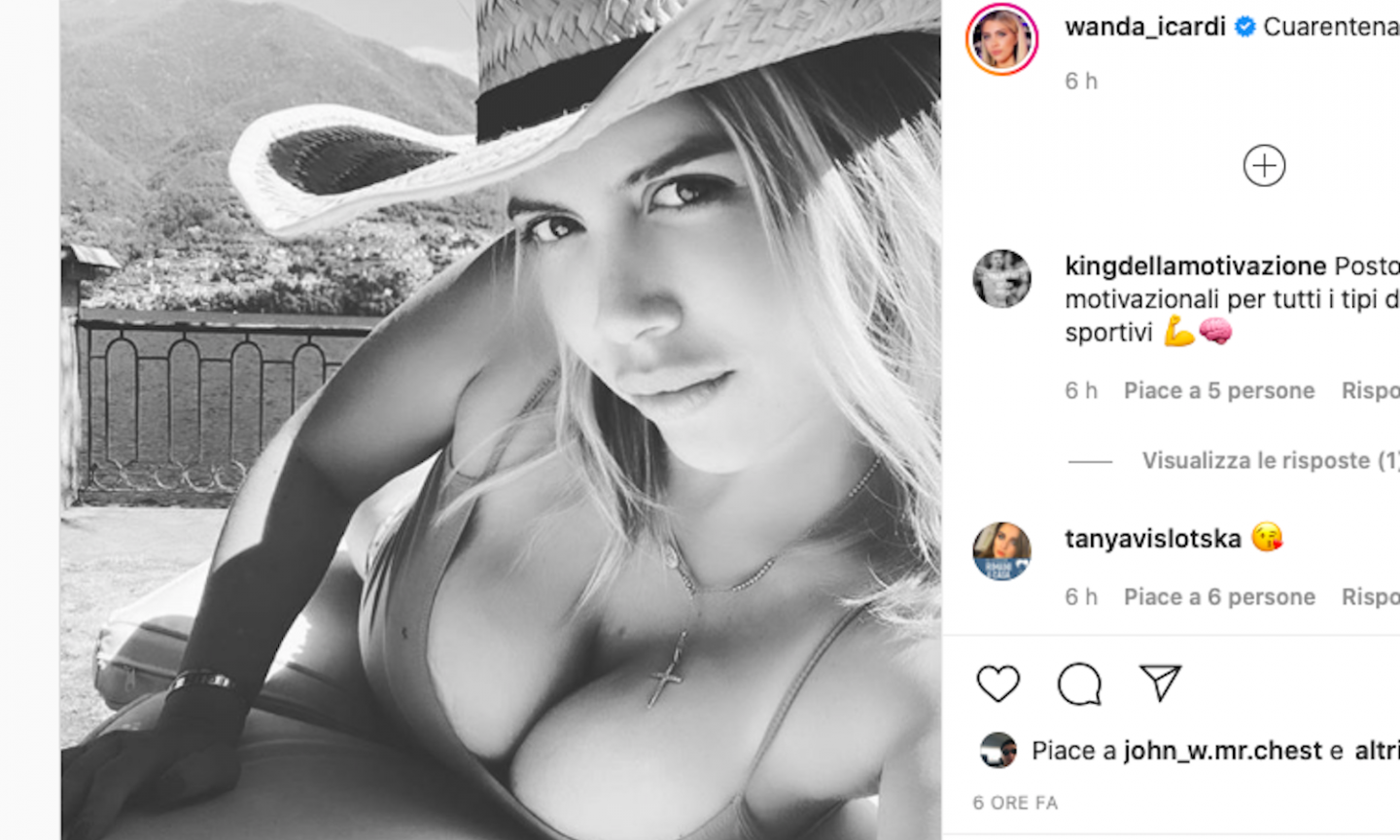 Wanda in bikini, web impazzito: 'E' arrivata l'estate e le tue bombe lo sanno' FOTO