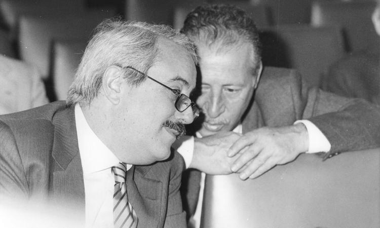 Mattarella: 'Falcone e Borsellino luci nelle tenebre. La mafia prospera nell'ombra'