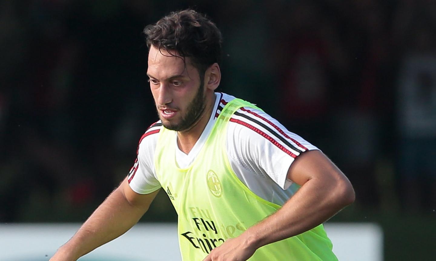 VXL, un blogger del Milan sull'importanza di Calhanoglu: 'Nessuno in Europa come lui!'