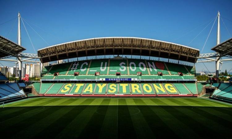 Riparte il campionato in Corea del Sud. Primo match in diretta su twitter e messaggio ai tifosi: 'Stay Strong' VIDEO