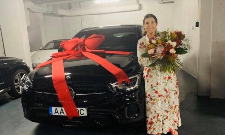 Festa della mamma in Portogallo. Il regalo di Ronaldo: un macchina da 100mila euro FOTO