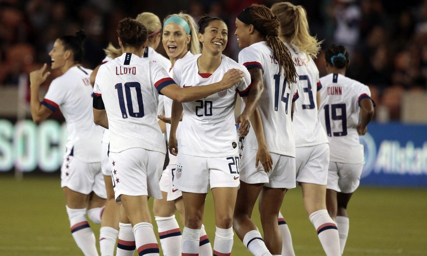 Polemica negli Usa: un giudice nega la parità di stipendio alla nazionale femminile di calcio