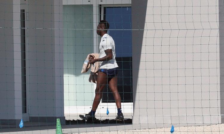 Balotelli rimborsato per il ricatto sexy: condannato l'avvocato