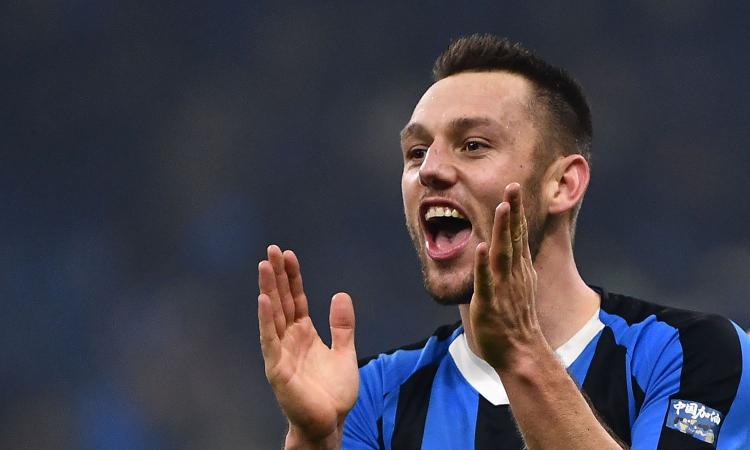 De Vrij e il piano Inter anti-Barcellona: Raiola può diventare un alleato