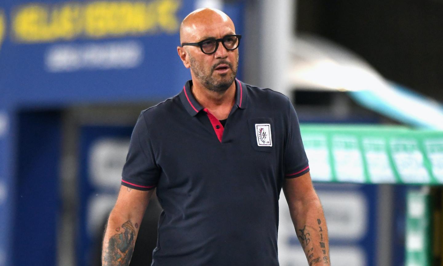 Cagliari, Zenga: 'Gol annullato a Simeone? Va contro il calcio. L'espulsione...'