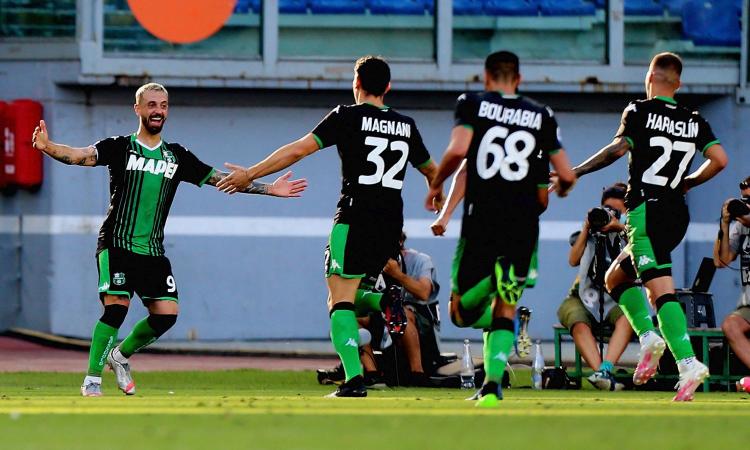 La Lazio non c'è più: terzo ko di fila, addio scudetto. Caputo-gol al 92', Sassuolo a -3 dal Milan