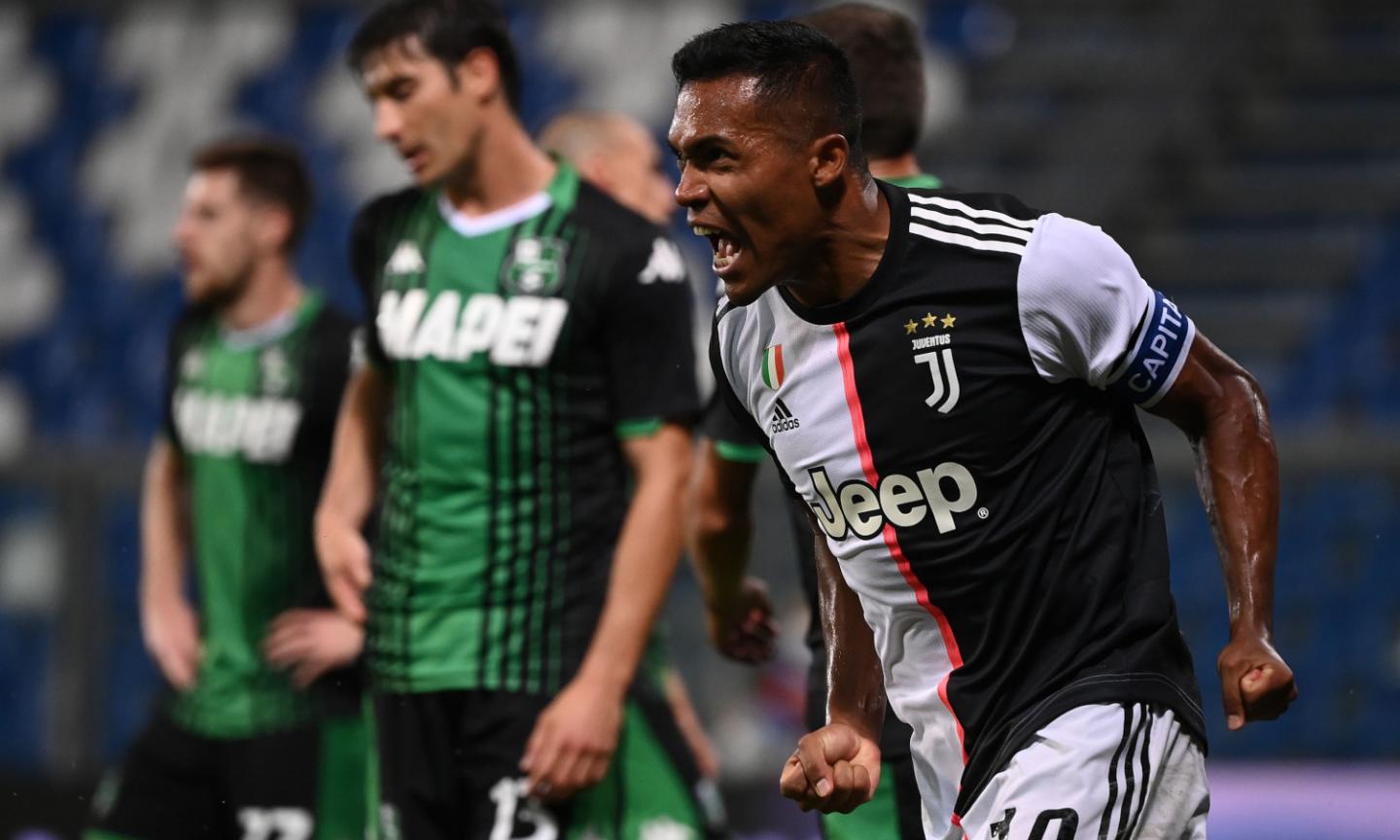 Juve, Alex Sandro cambia ruolo con la difesa a tre