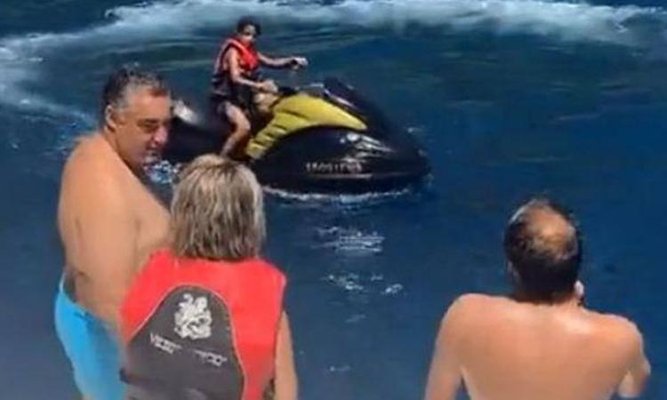 Cristiano Ronaldo Jr nei guai: guida moto d'acqua a soli 10 anni, aperta indagine