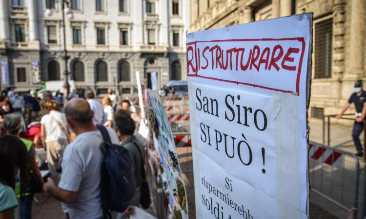 Inter e Milan, cittadini in piazza per salvare San Siro: 'Lo stadio nuovo è un cavallo di Troia'