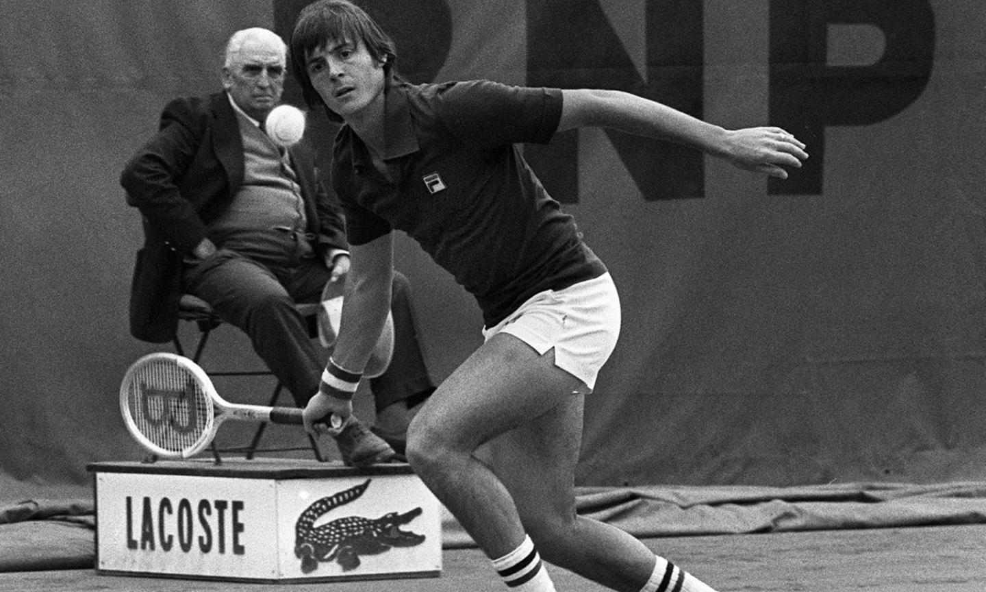 Rockstar prestata al tennis, il 'mio' Panatta compie 70 anni. Quella finale persa per fare l'alba con Tognazzi...