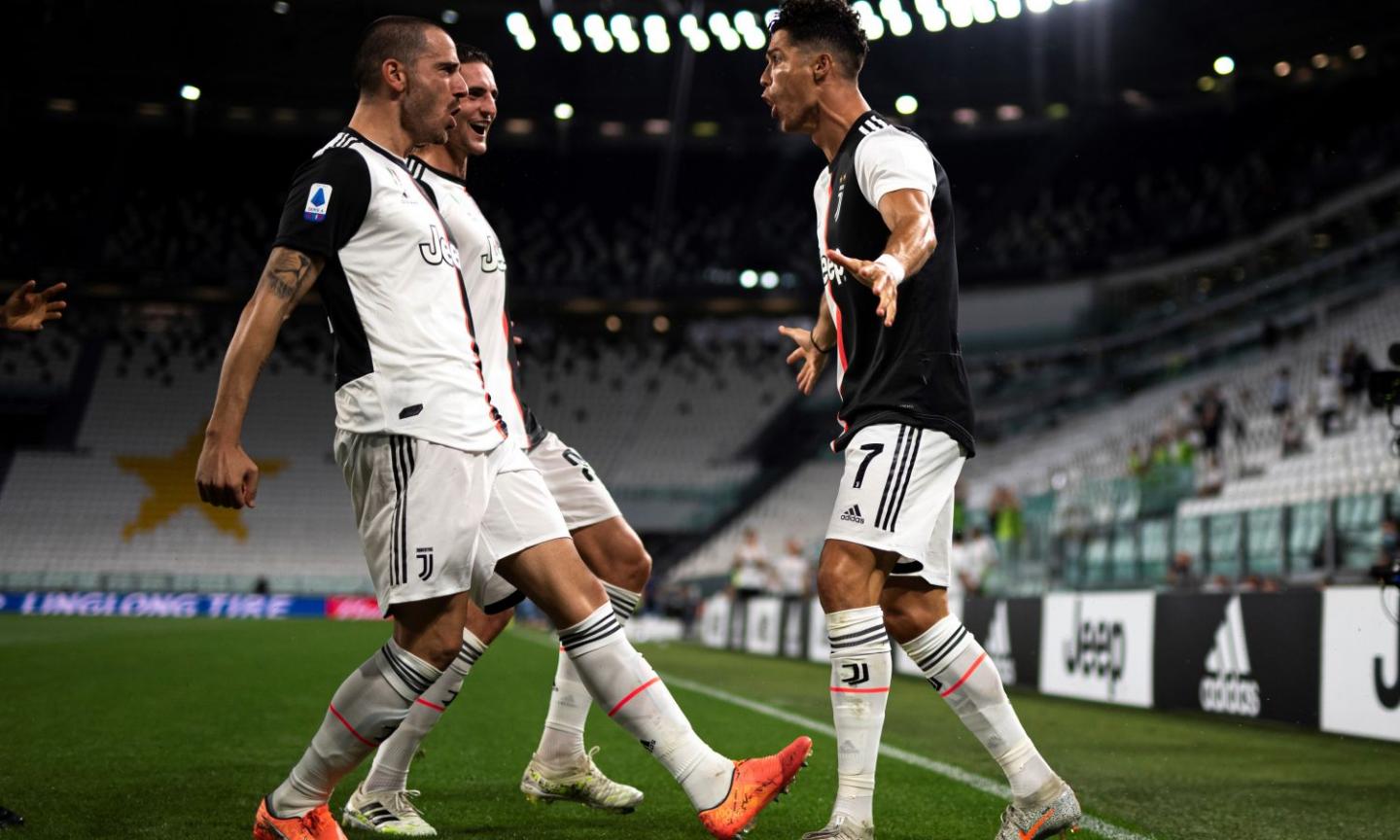 Una doppietta di Ronaldo ipoteca lo scudetto della Juve: 2-1 alla Lazio, già giovedì può esserci la festa