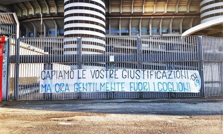 Inter, la Curva insorge: ‘Ok le vostre giustificazioni, ma adesso fuori i c...’