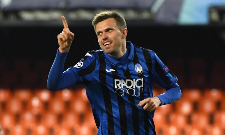 Atalanta, Ilicic in giro per Milano in bici FOTO: presto tornerà in gruppo