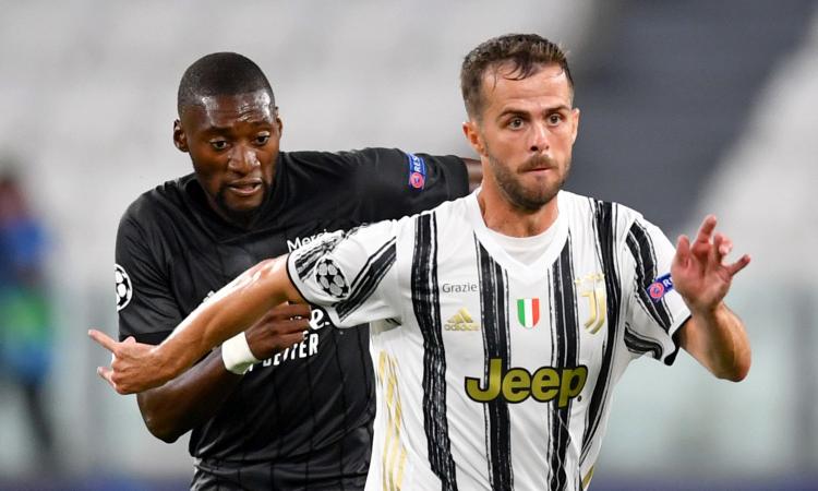 Barcellona, primo giorno per Pjanic: 'L'inizio di una nuova incredibile storia'