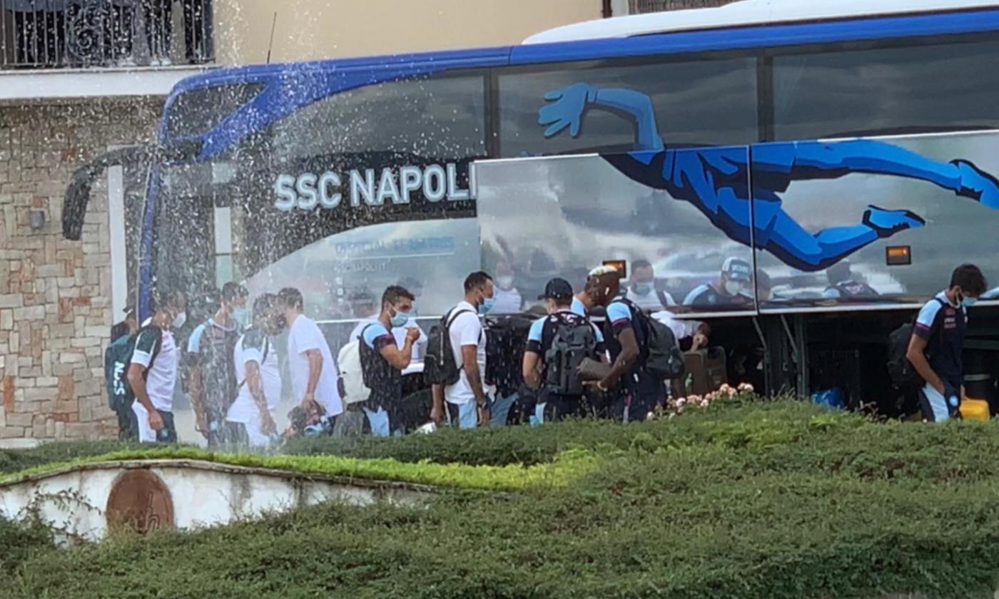 Napoli, l'arrivo della squadra a Castel di Sangro VIDEO