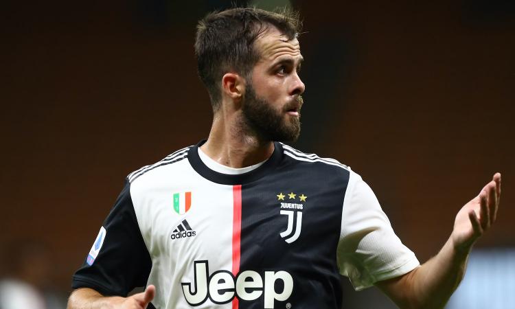 Pjanic: 'Critiche ad Allegri esagerate. L'Inter non ha vinto per due anni di fila pur essendo più attrezzata...' Pjanic: 'Critiche ad Allegri esagerate. L'Inter non ha vinto per due anni di fila pur essendo più attrezzata...'