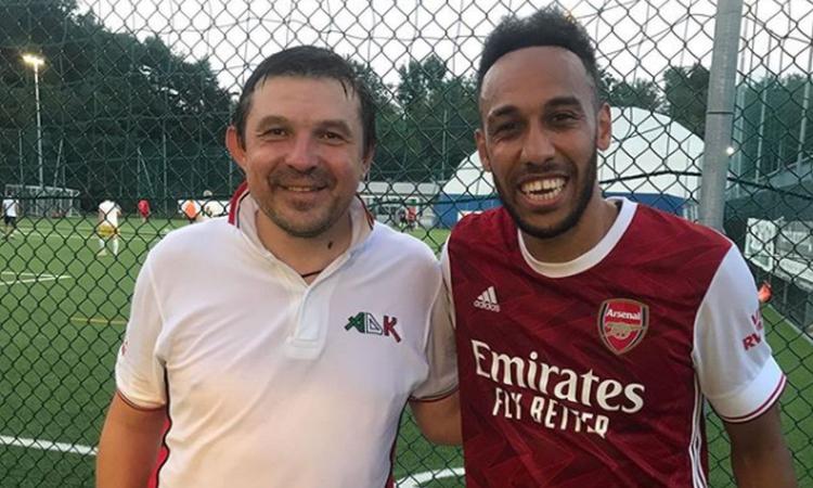 Aubameyang gioca in Italia, ma solo a calcetto: rinnovo vicino con l'Arsenal, l'Inter...