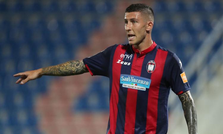 Ruegg al Verona: Marrone ancora al Crotone