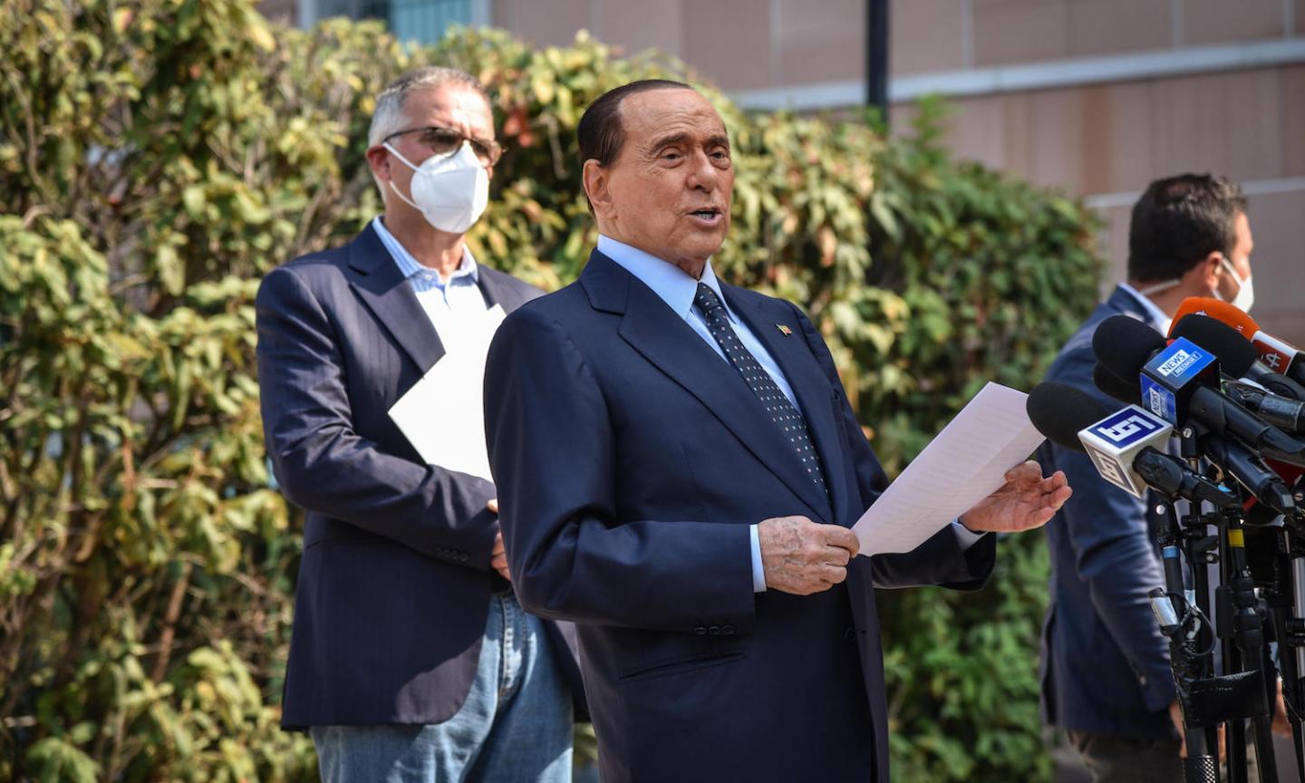 Primo tampone negativo per Berlusconi: si attende l’esito del secondo test Covid