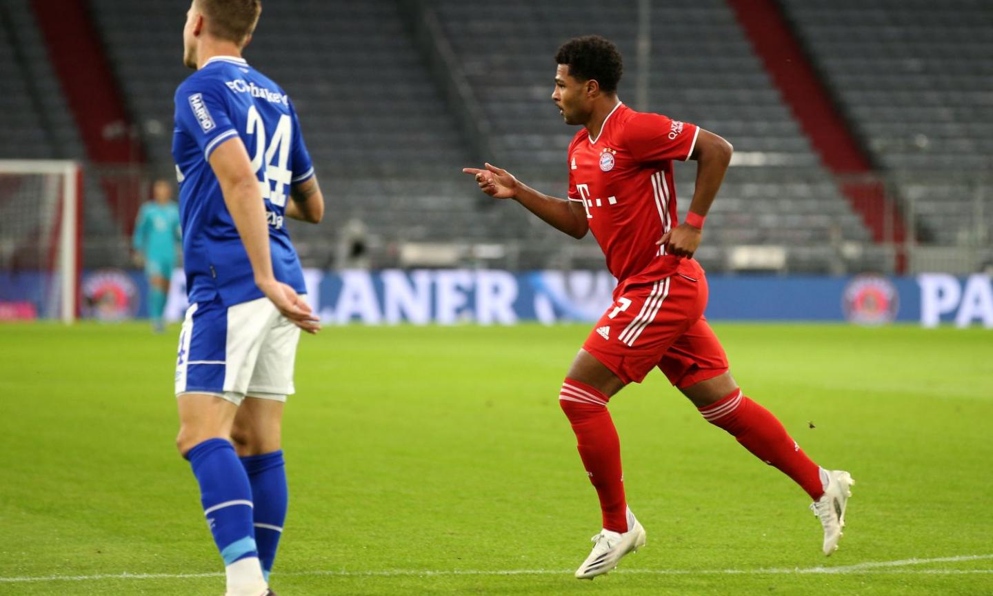 Il Bayern spazza via lo Schalke: 8-0! Gnabry show, segna il giovane Musiala