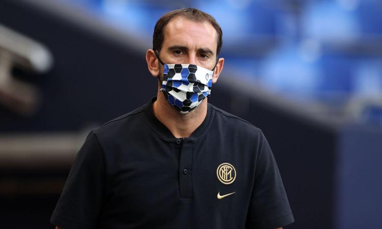 Inter, tutto fatto per l'addio di Godin: a Cagliari tra oggi e domani