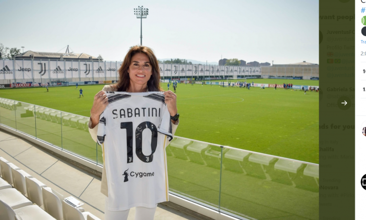 Juve, visita speciale alla Continassa: Gabriela Sabatini, ex tennista e zia di Oriana VIDEO