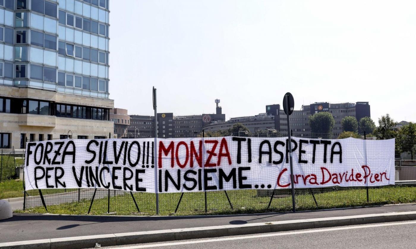 Berlusconi Parla Zangrillo Condizioni Stabili C E Un Cauto Ottimismo Striscione Dei Tifosi Del Monza Serie A Calciomercato Com