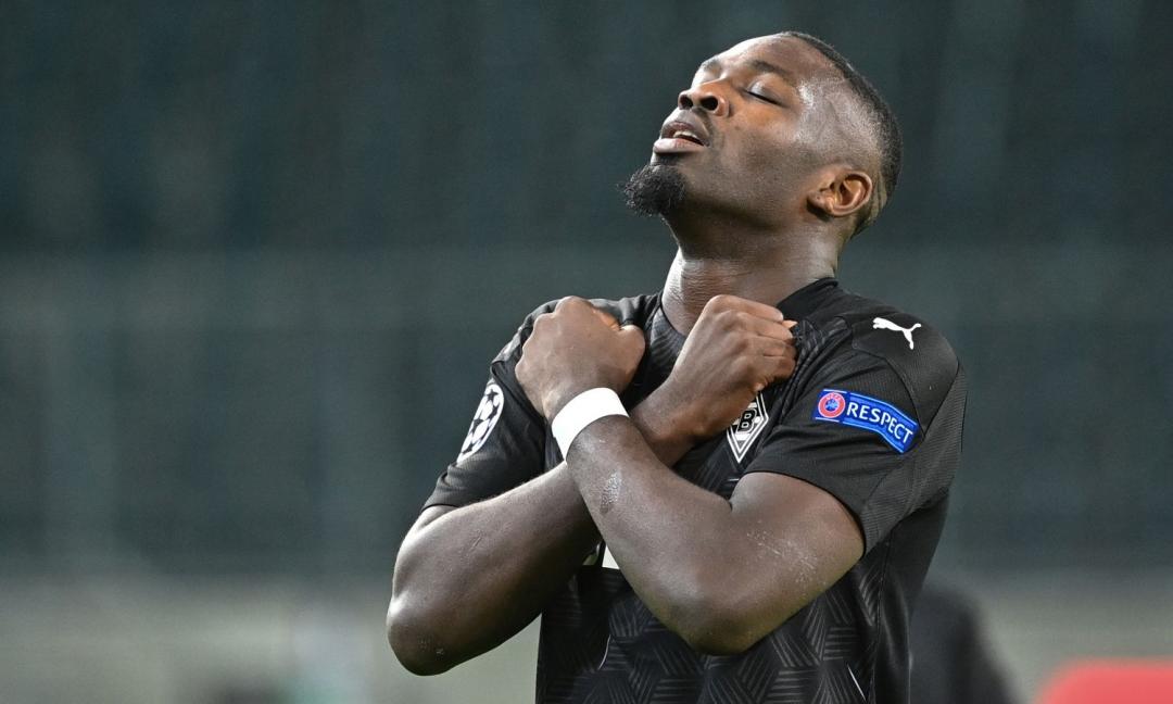 Mercato, Thuram pensa al suo futuro: ecco la decisione dell'atttaccante