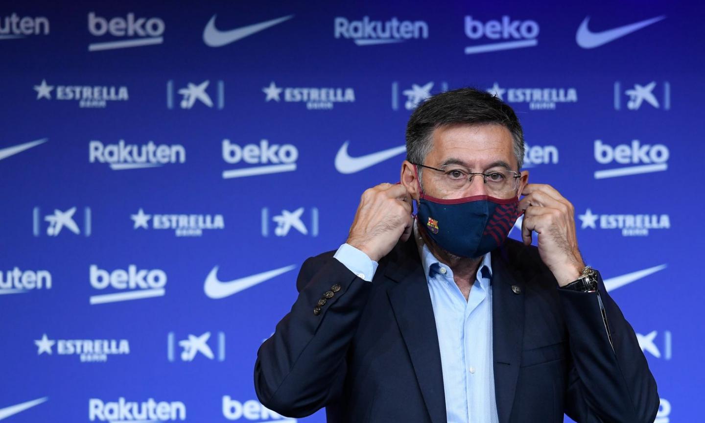 Barcellona, UFFICIALE, il presidente Bartomeu si dimette: 'La mia famiglia insultata e minacciata. Rimasto per trattenere Messi'