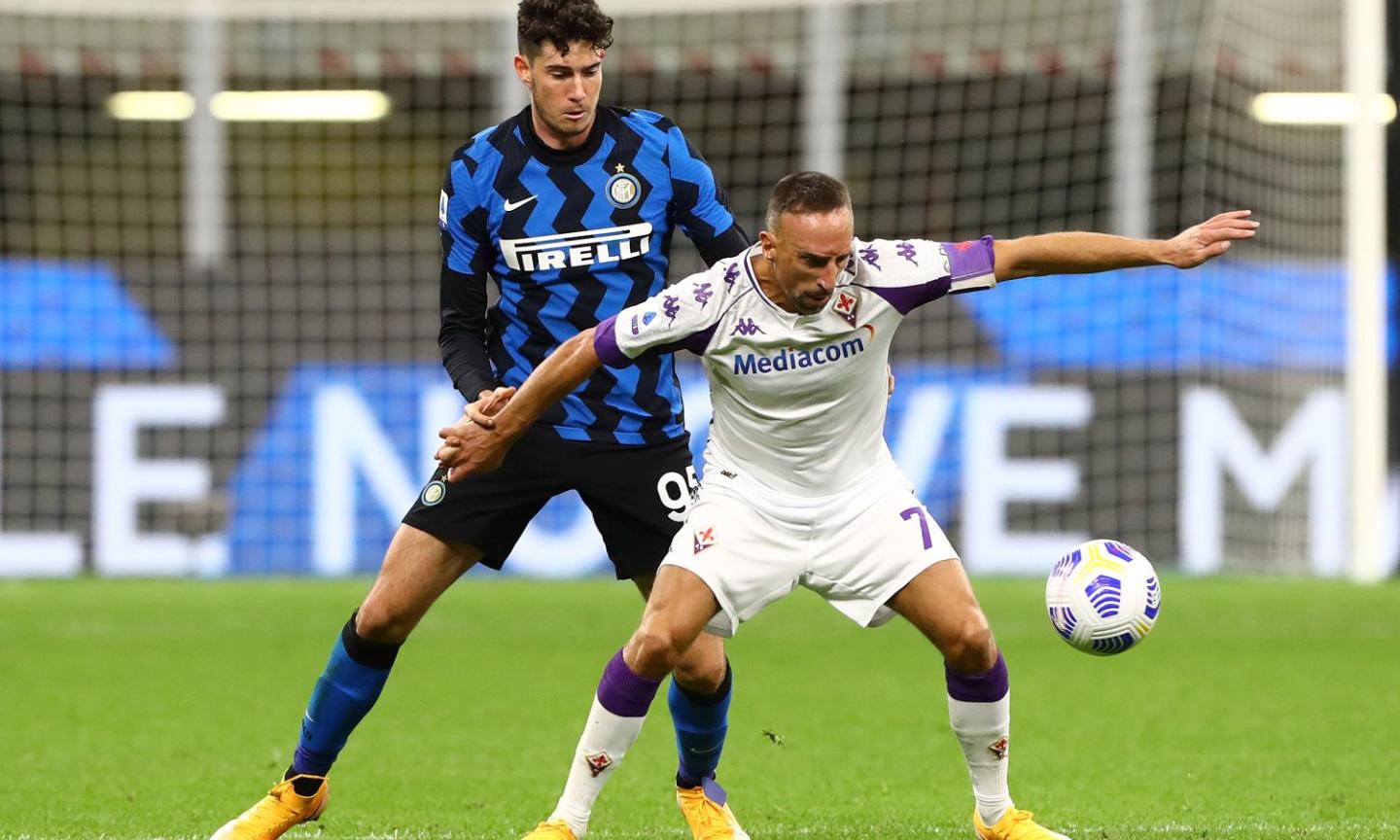 Inter, Bastoni rassicura: 'Sto bene, ci vediamo presto a San Siro' FOTO