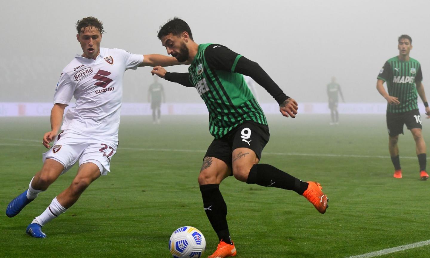 Pazzo Sassuolo: da 1-3 a 3-3 con il Torino. De Zerbi a -1 dal Milan, primo punto per Giampaolo