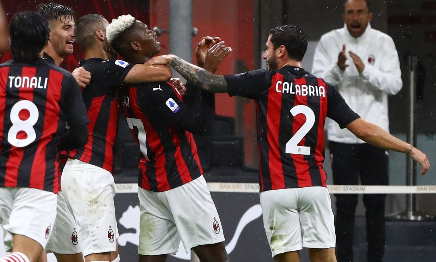 Doppia suola di Leao e il solito Theo: il Milan batte 3-0 lo Spezia e vola primo. Esordio per Hauge