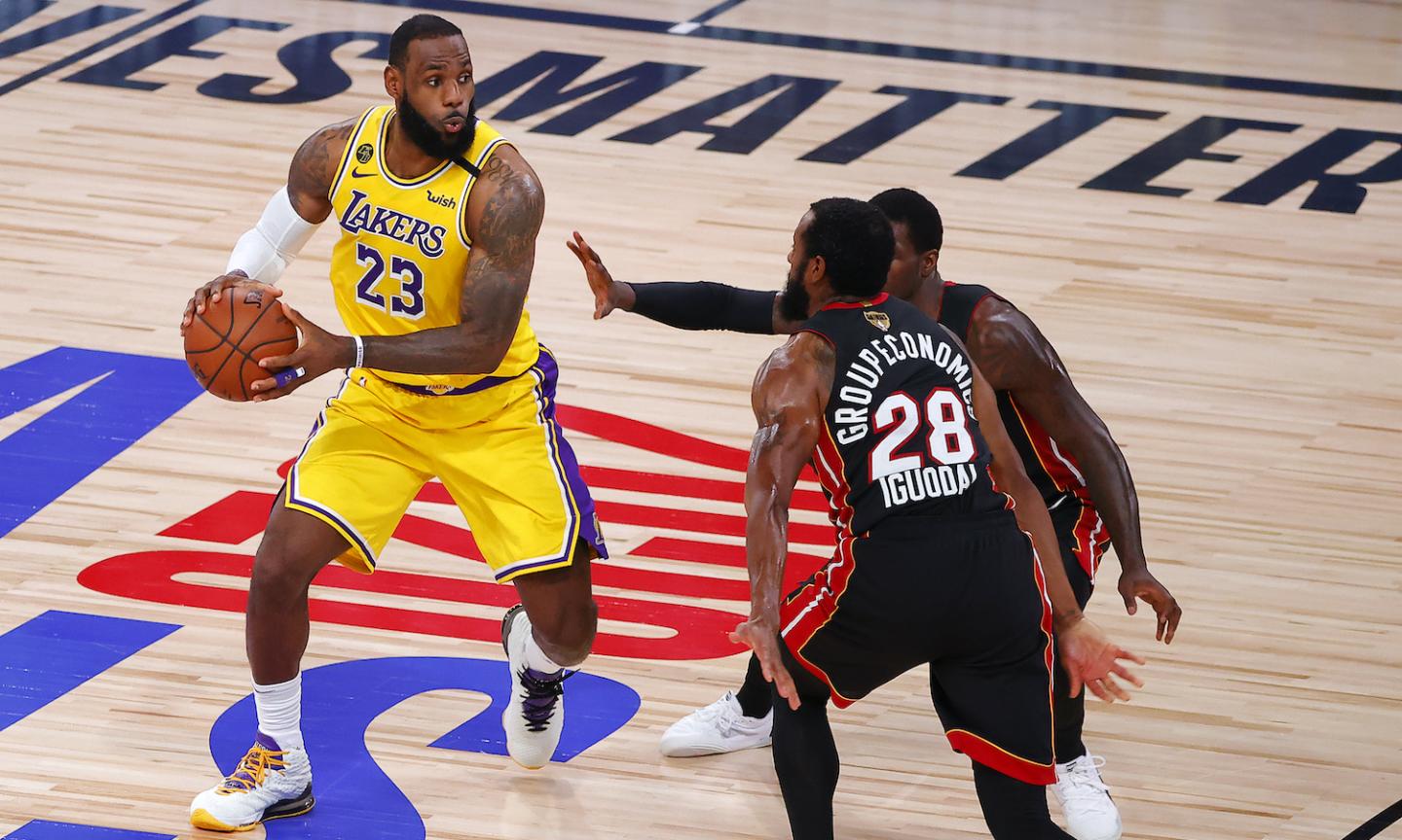 Nba, LeBron e Davis guidano i Lakers: Miami ko in gara 1 delle Finals