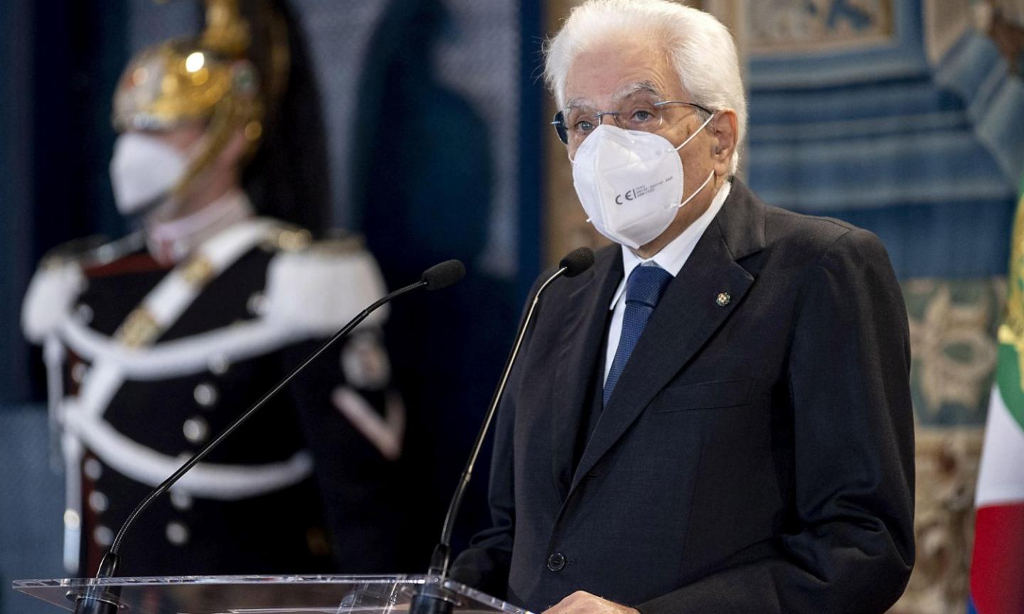 Mattarella! Un grande giorno per gli italiani. E anche il funerale della politica maneggiona