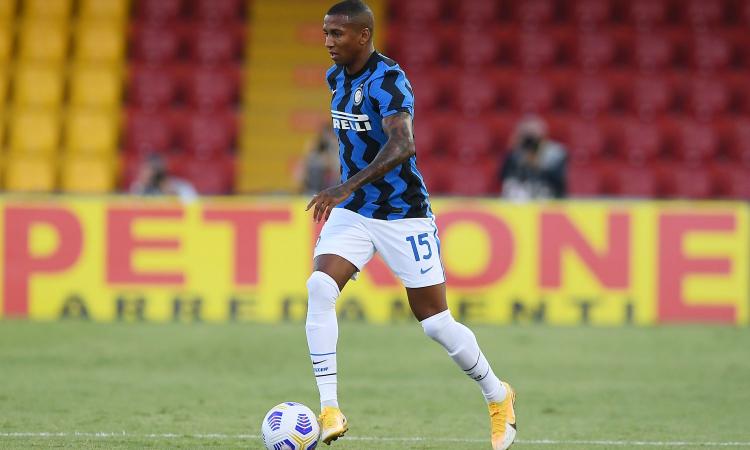 Calciomercato Inter, Ashley Young torna in Premier?