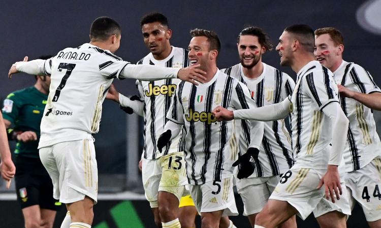 Ronaldo trascina una Juventus bella e convincente: il Milan è a un solo punto