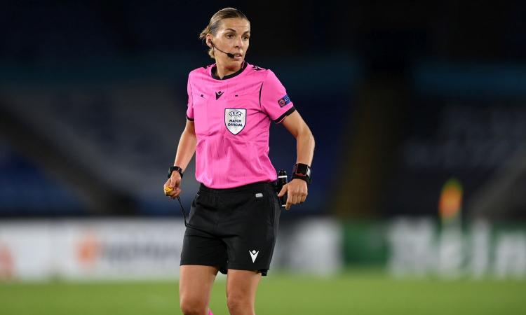 Frappart: la prima donna-arbitro ai Mondiali, nel paese dei diritti calpestati