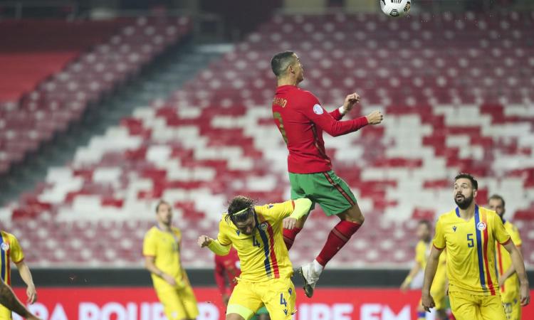 Juve, Ronaldo raggiunge Puskas: i suoi record col Portogallo VIDEO