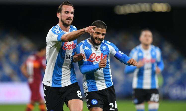Napoli show: 4-0 e aggancio a Roma e Juve