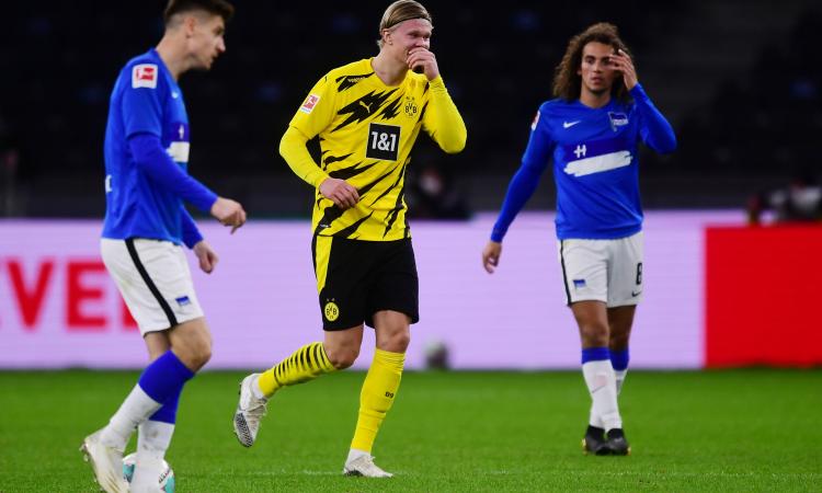 Bundesliga: frenata Bayern, risalgono a -1 Leverkusen e Dortmund con poker di Haaland. Esordio del 16enne Moukoko