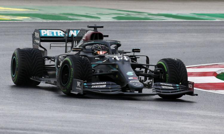 Hamilton sempre più nella leggenda, è campione del mondo per la settima volta. Vettel sul podio, beffato Leclerc