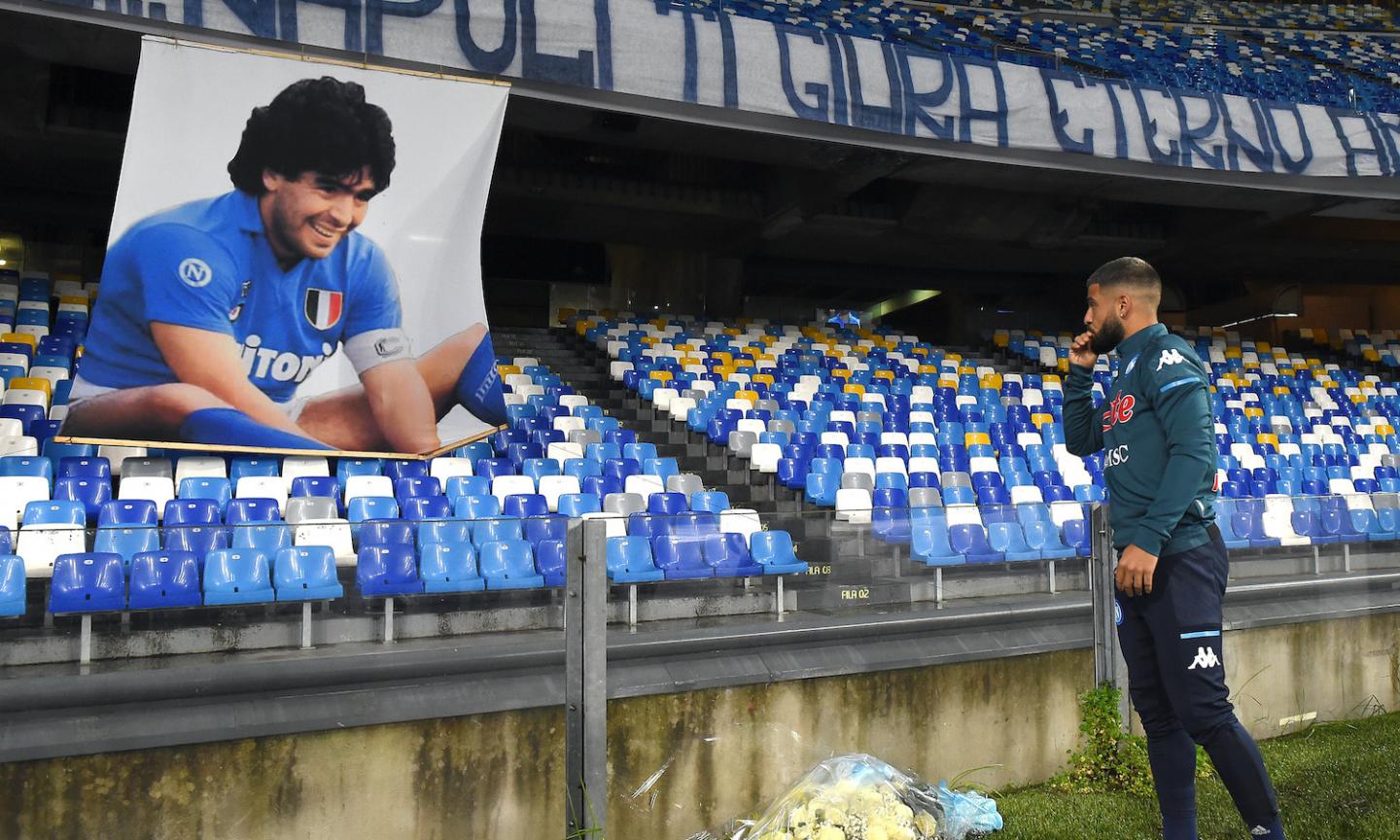 Napoli-Roma: Insigne omaggia Maradona, la Curva A: 'La tua scomparsa un dolore al cuore, ti giuriamo eterno amore’