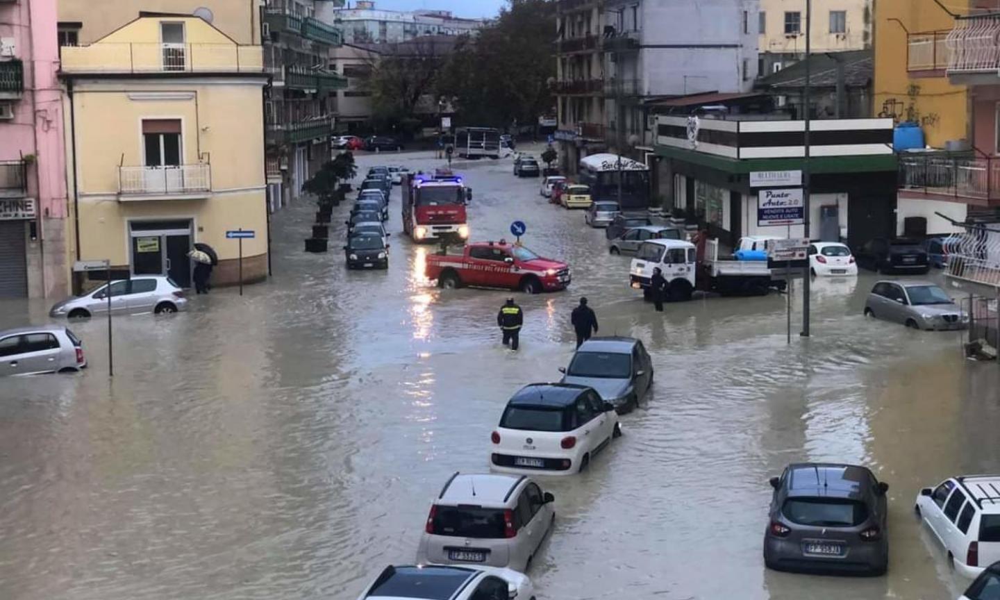 Nubifragio a Crotone, la sfida con la Lazio in dubbio fino all'ultimo: rivivi la mattinata FOTO e VIDEO