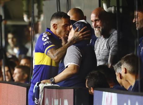 Addio Maradona Il Messaggio Di Tevez Sei Immortale Ti Amo Re Dei Re Estero Calciomercato Com