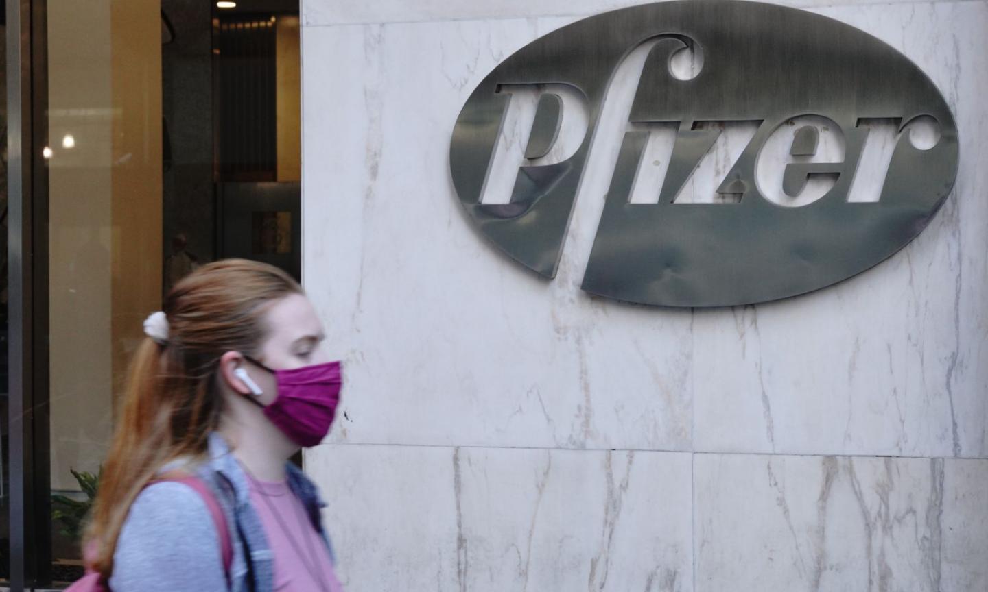 Vaccino anti-Covid, patto segreto Pfizer-Italia: 'A gennaio 1,7 milioni di dosi'