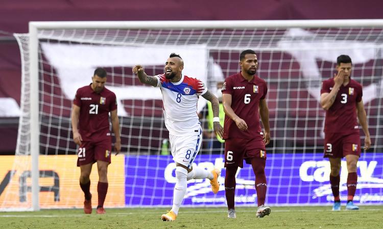 Inter, Vidal segna ancora: terzo gol in due partite col Cile. Adesso basta limitarlo