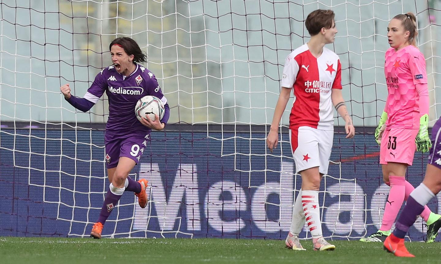 Champions League femminile: Sabatino con un gol alla Batistuta regala alla Fiorentina il passaggio del turno