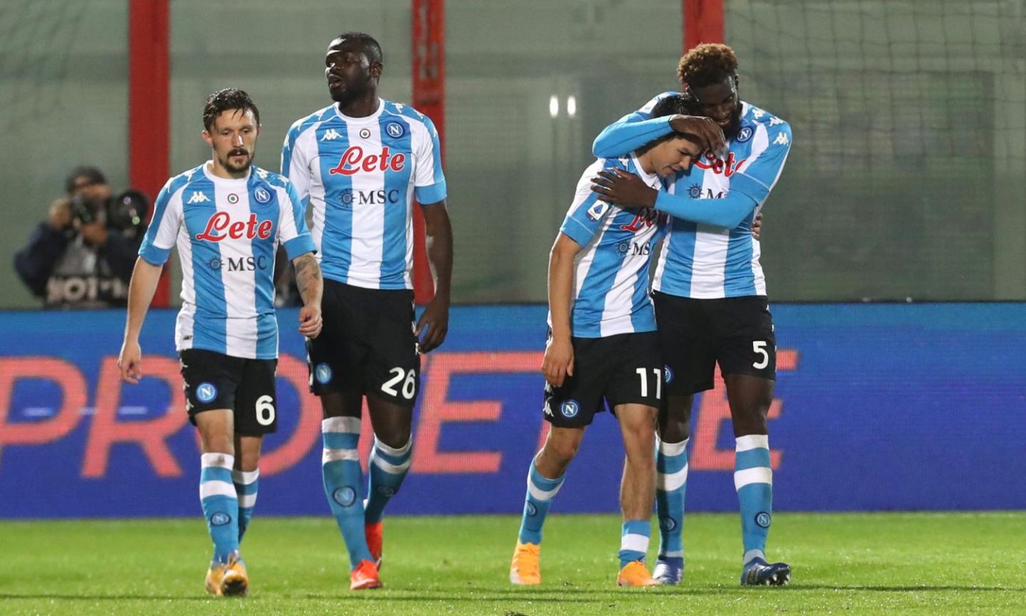 Il Napoli passeggia a Crotone: 4-0, Gattuso aggancia la Juve al terzo posto