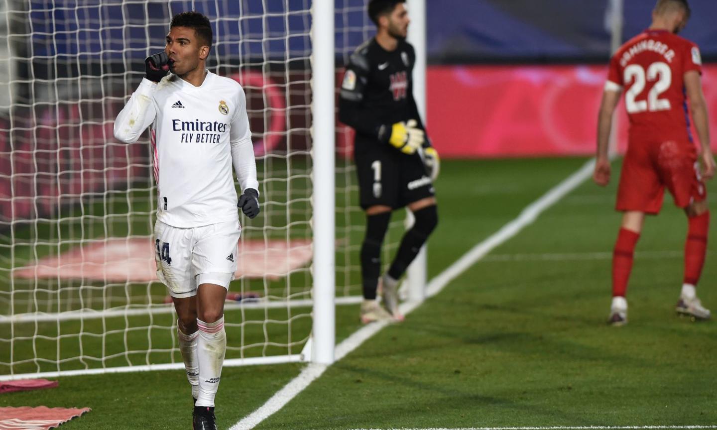 Liga: 2-0 al Granada, il Real Madrid aggancia l'Atletico VIDEO